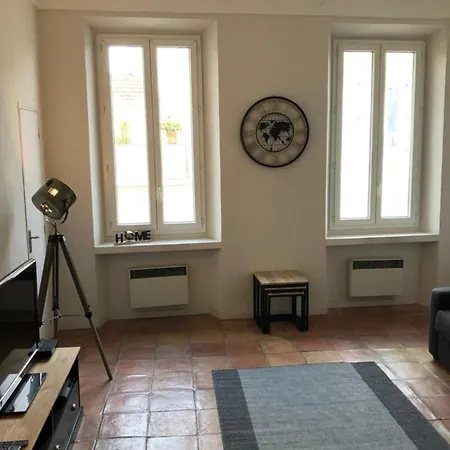 Old - Very Charming 1-bedroom