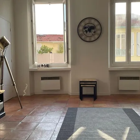 Old - Very Charming 1-bedroom Daire Cannes