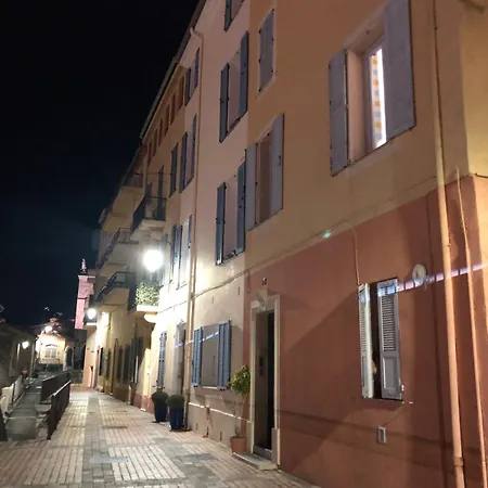Daire Old - Very Charming 1-bedroom Cannes