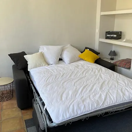 Old - Very Charming 1-bedroom Daire Cannes